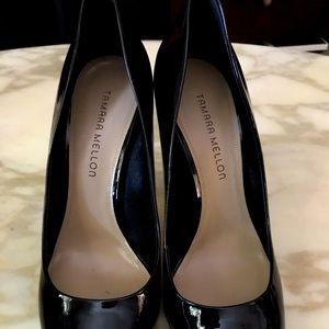 Tamara Mellon Size 41 1/2 Black gorgeous looks